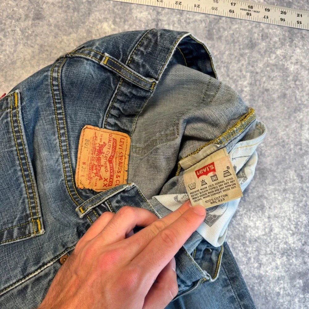 Vintage Levis 501 Limited Edition Mens 32x32 Blue Straight Leg Button Fly Jeans